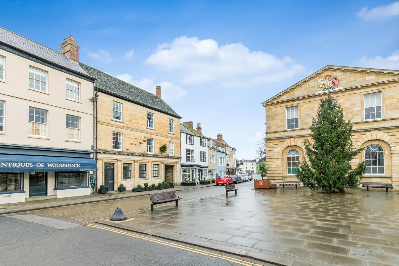 Oxfordshire Living - The Spencer Apartment - วูดสต็อก ภายนอก รูปภาพ